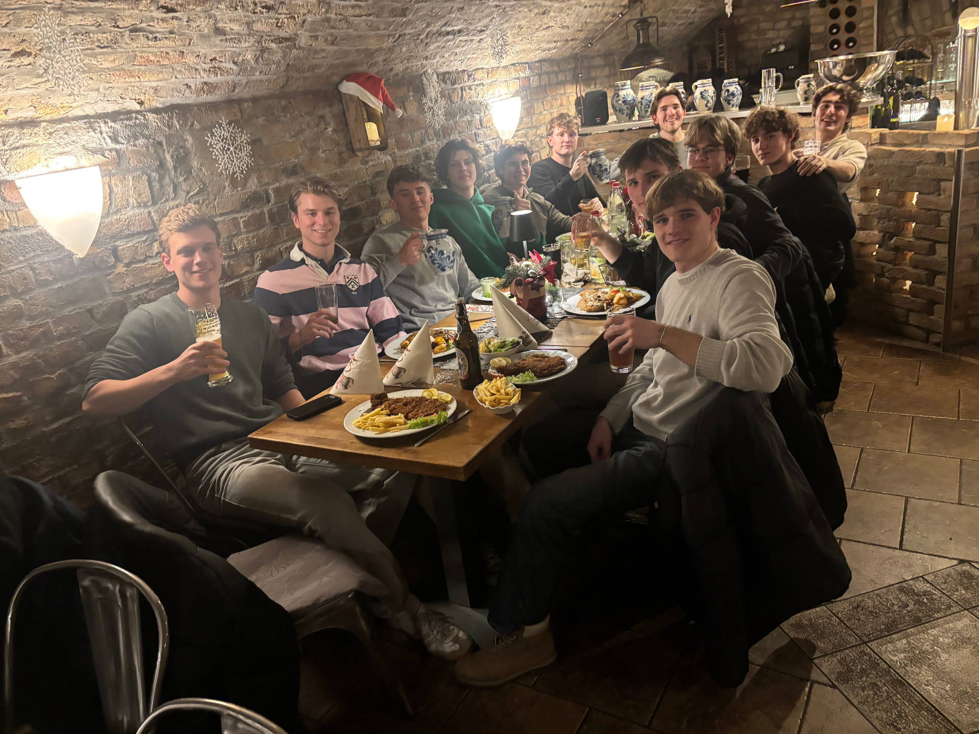 Das Team von Ludewig & Schiefer bei einem gemeinsamen Abend
